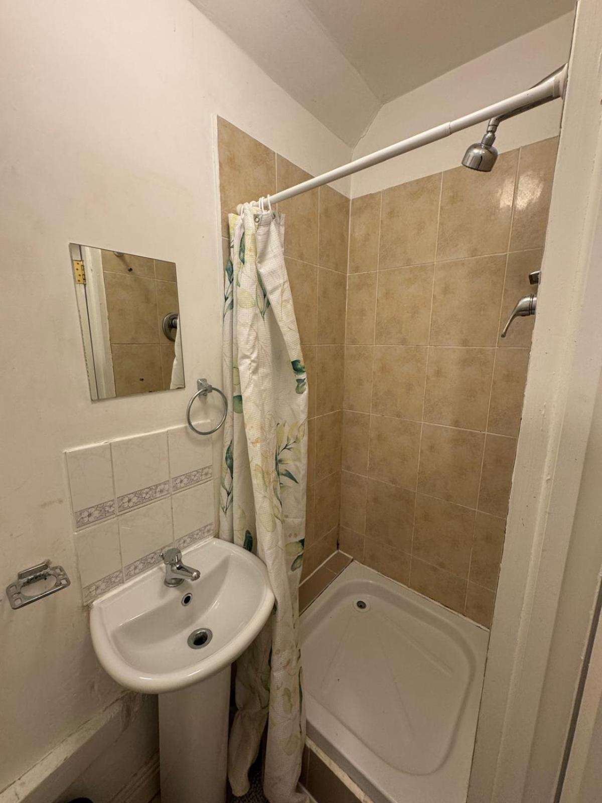 Nice Double Room Near Omni Shopping Dublin Luaran gambar